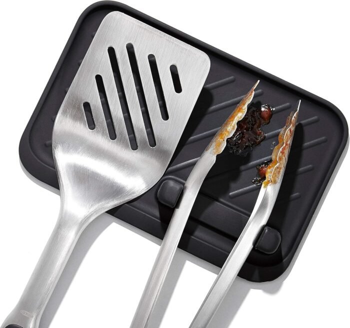 OXO Good Grips Grilling Tools, Tongs and Turner Set, Black - Image 8
