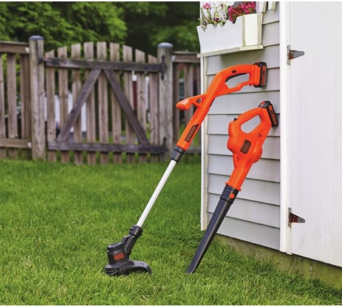 BLACK+DECKER 20V MAX* POWERCONNECT 10 in. 2in1 Cordless String Trimmer/Edger + Sweeper Combo Kit (LCC222) - Image 2