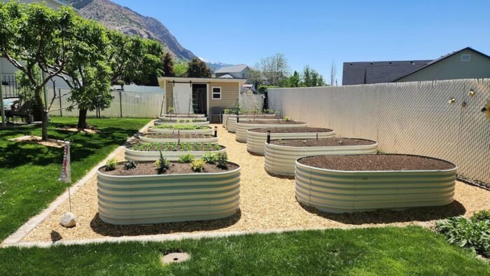 A ANLEOLIFE 8-Set 8X4X2 ft Galvanized Raised Garden Bed Kit, Oval Metal Deep Root Planters for Outdoor Plants, Antique White - Image 4